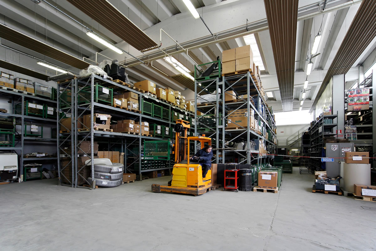 servizio di taglio e magazzino - gvm lavorazioni meccaniche